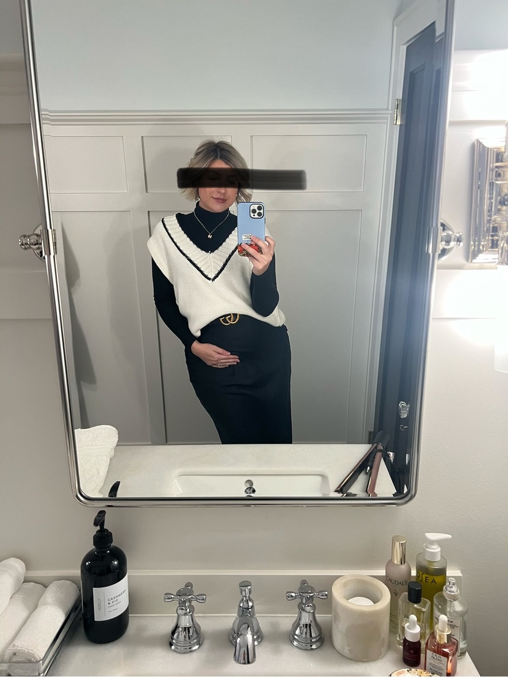 Elan White V-Neck Sleeveless Knit Vest